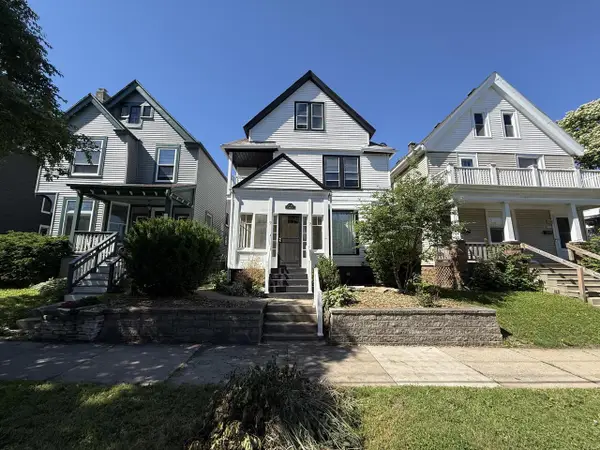 1537 E Irving PLACE, Milwaukee, WI 53202