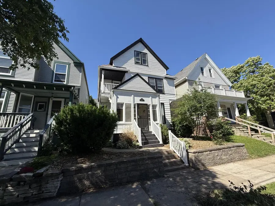 1537 E Irving PLACE, Milwaukee, WI 53202 - #2