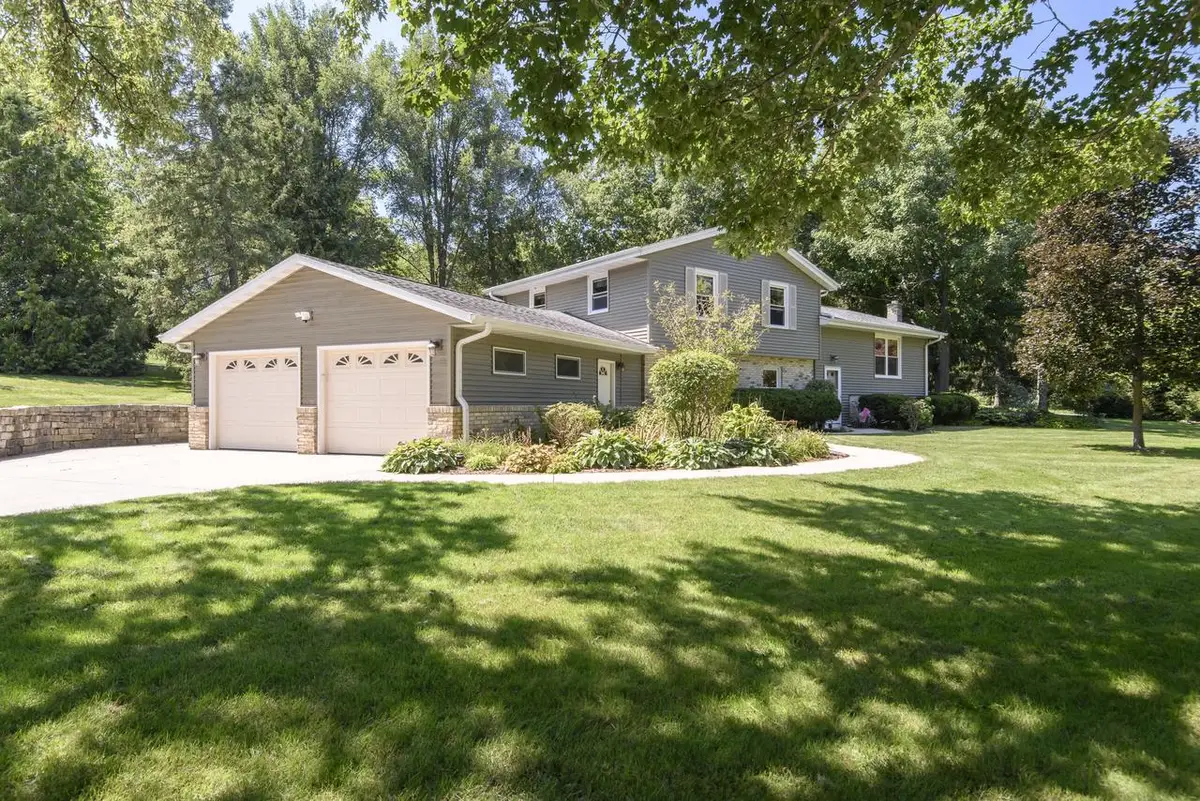 W285S3467 Snow Goose TRAIL, Waukesha, WI 53189 - #1