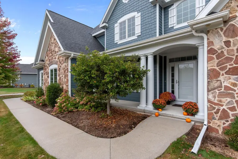 280 Settlers CIRCLE, Sheboygan Falls, WI 53085 - #2