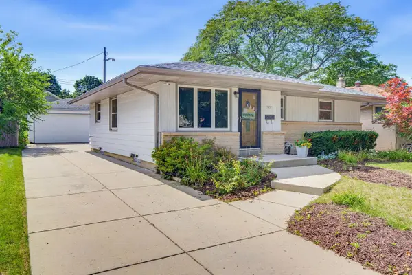 7827 W Eden PLACE, Milwaukee, WI 53220