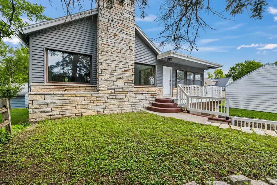 1012 Arcadian AVENUE, Waukesha, WI 53186 - #2