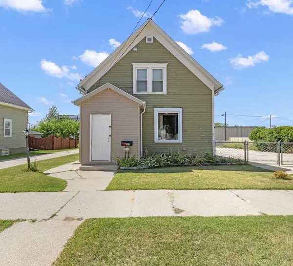 1030 S 25th STREET, Manitowoc, WI 54220