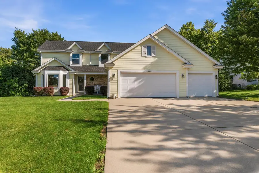 4370 W Carmel DRIVE, Franklin, WI 53132 - #2