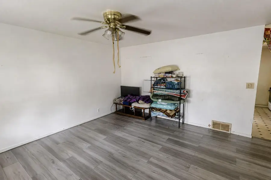 1943 W Kneeland STREET, Milwaukee, WI 53205 - #2