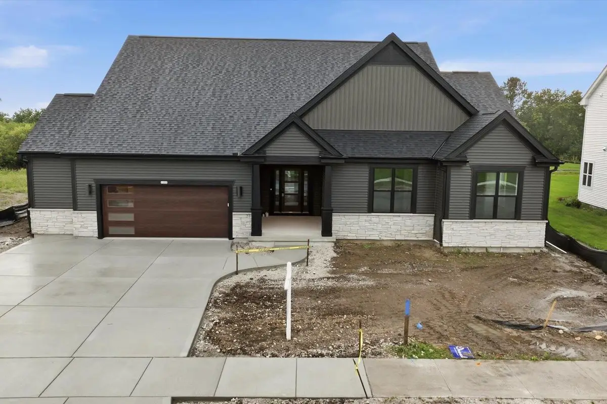 1322 Scotsland LANE, Oconomowoc, WI 53066 - #1
