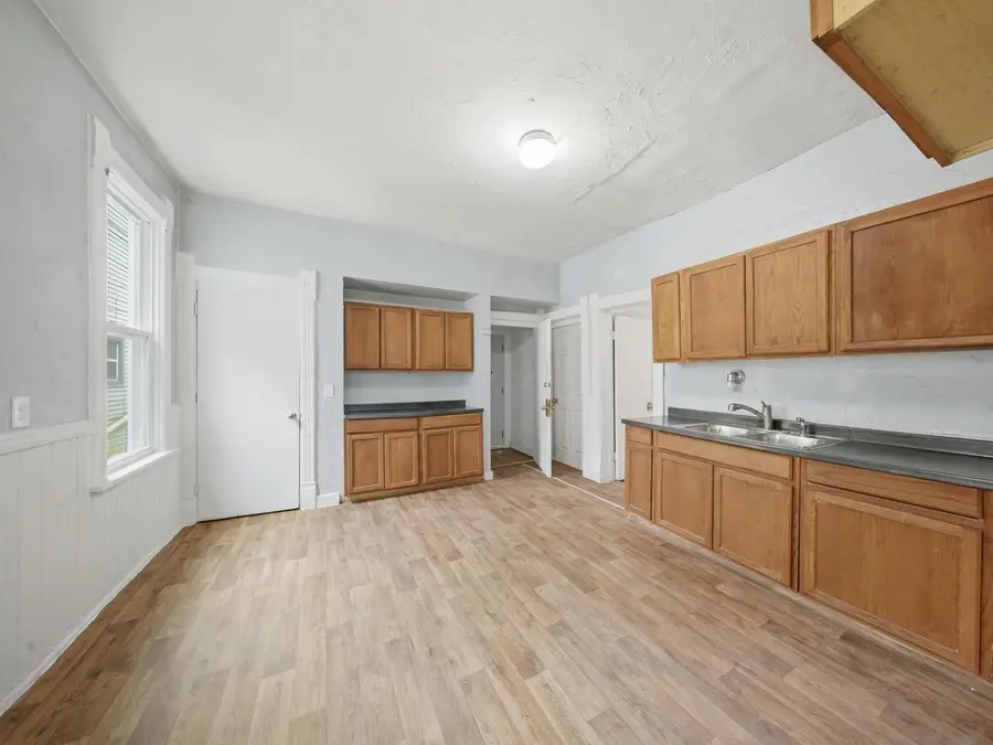 2911 N 6th STREET, Milwaukee, WI 53212 - #3