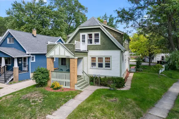 1300 N 70th STREET #1302, Wauwatosa, WI 53213