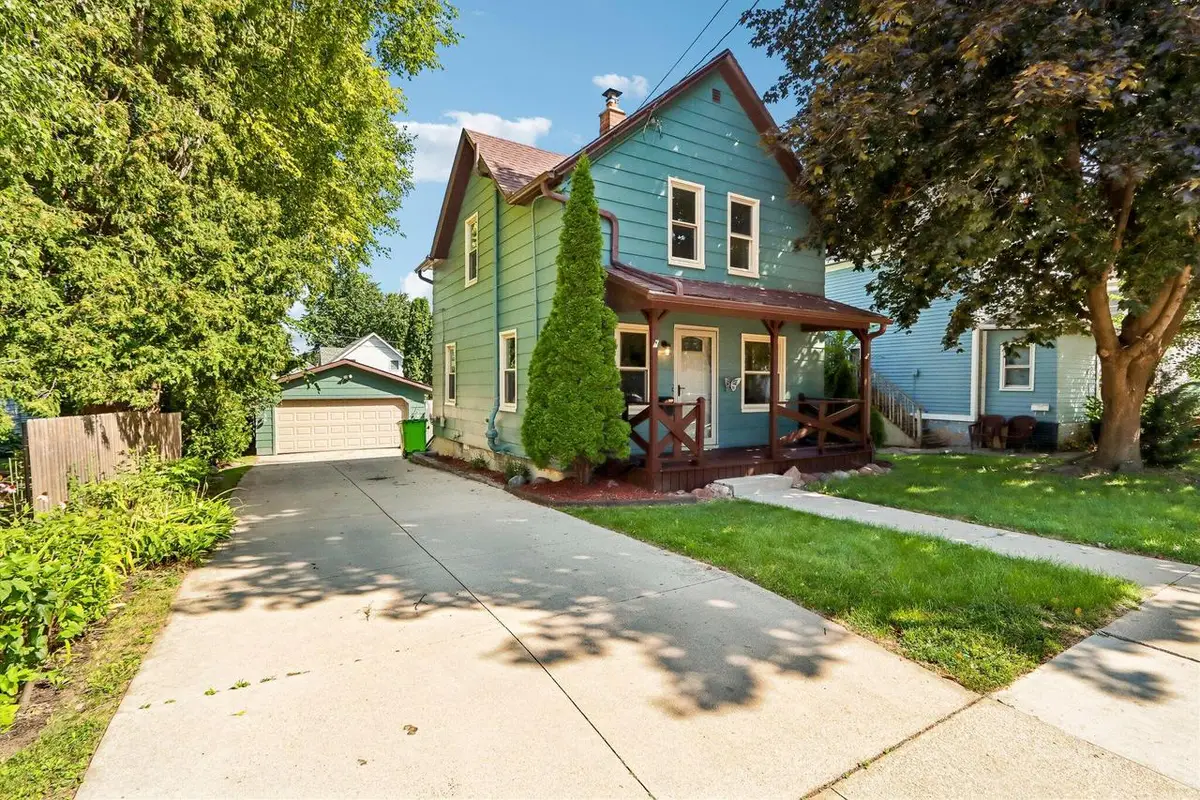 438 Pleasant AVENUE, Hartford, WI 53027 - #1