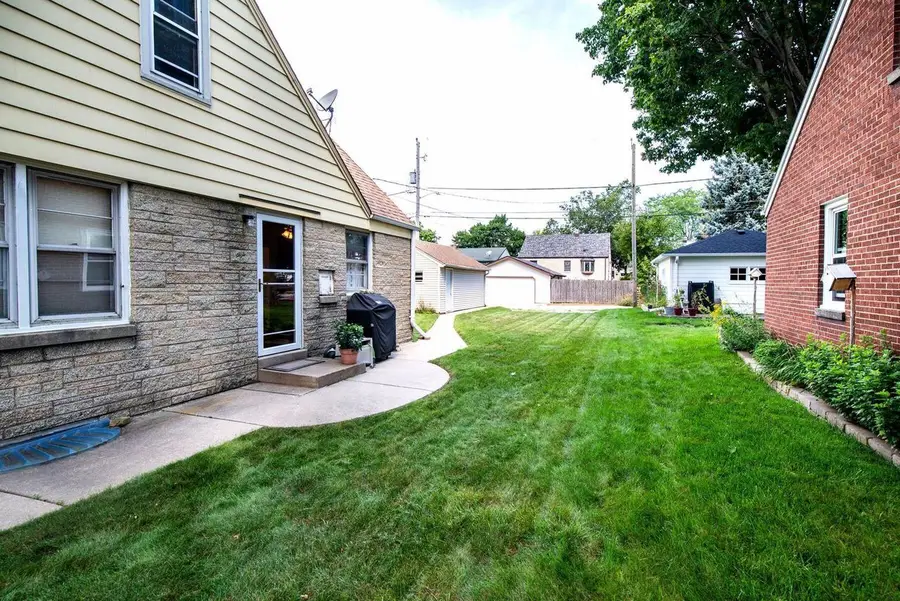 3434 E Bottsford AVENUE, Cudahy, WI 53110 - #2