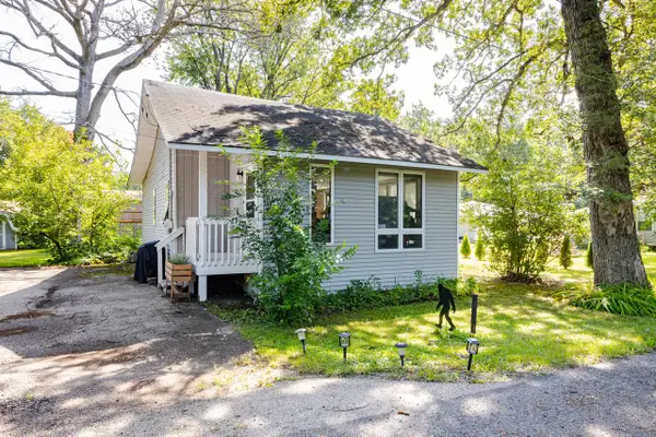 N1196 Birch DRIVE, Genoa City, WI 53128