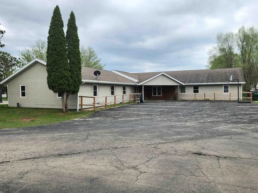 107 Gillette Street, Pardeeville, WI 53954 - Image #2