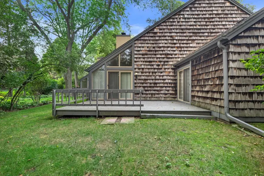 92 Woodfield COURT, Wind Point, WI 53402 - #2