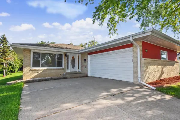 9634 W Rosedale AVENUE, West Allis, WI 53227