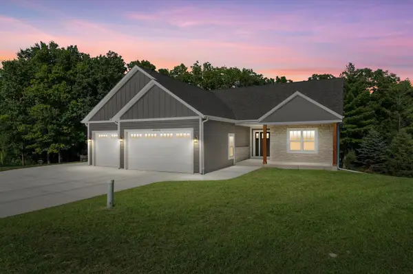 W332N4518 Grace COURT, Nashotah, WI 53058