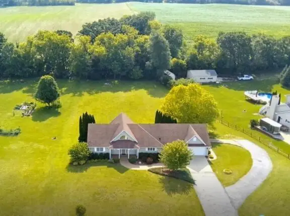 8651 Fieldstone COURT, Burlington, WI 53105 - #1