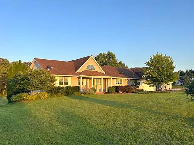 8651 Fieldstone COURT, Burlington, WI 53105 - #2