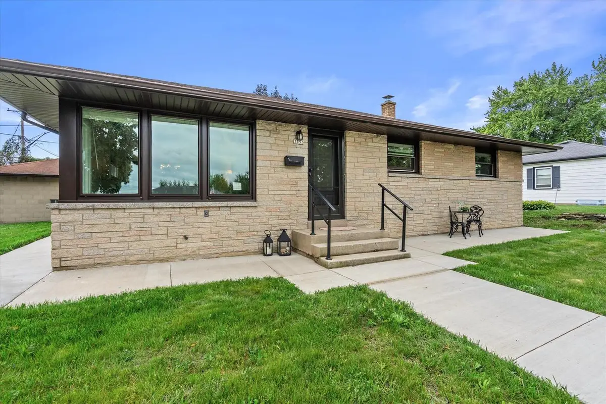 3553 E Bottsford AVENUE, Cudahy, WI 53110 - #1