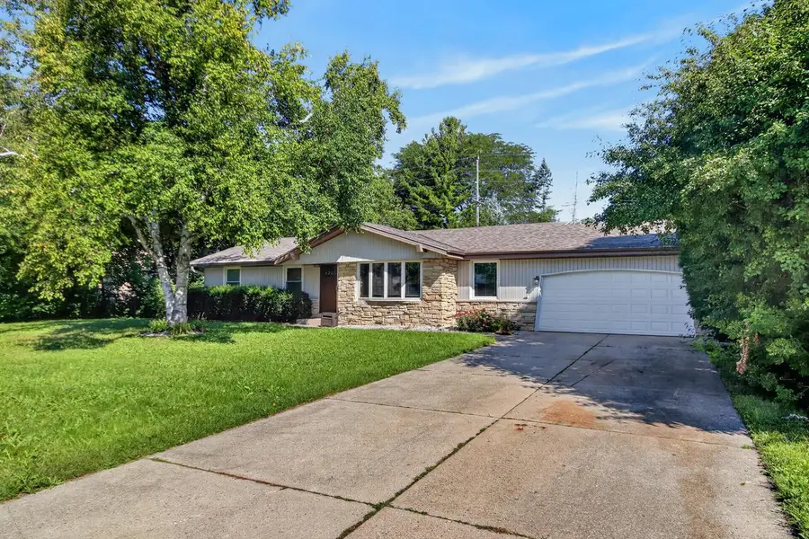 4740 W Donges LANE, Brown Deer, WI 53223 - #2
