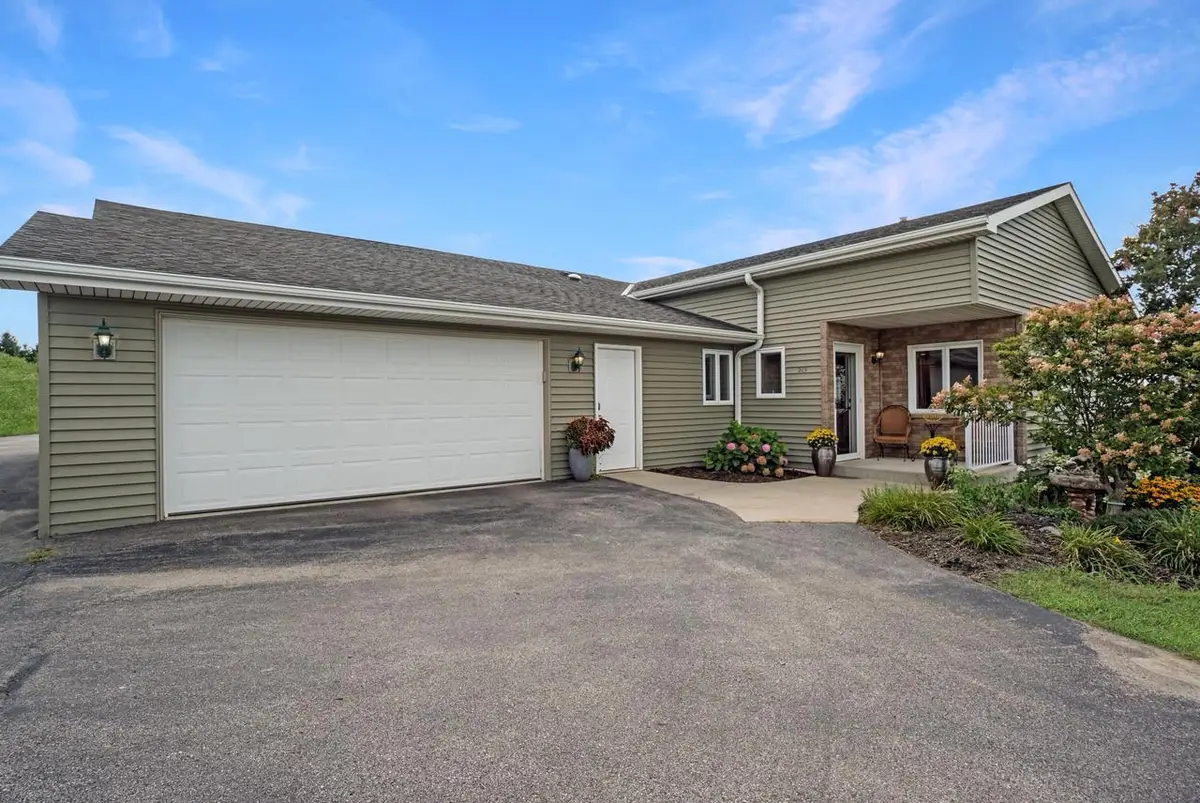 215 Watertower CIRCLE, Iron Ridge, WI 53035 - #1