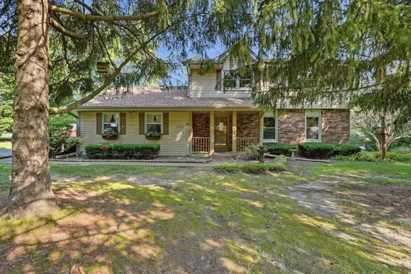 S69W32666 Westgate DRIVE, Mukwonago, WI 53149