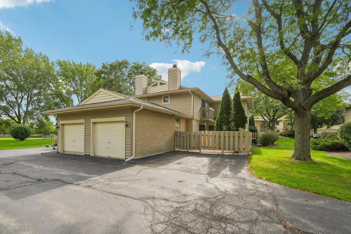 1745 S Carriage LANE, New Berlin, WI 53151 - #1