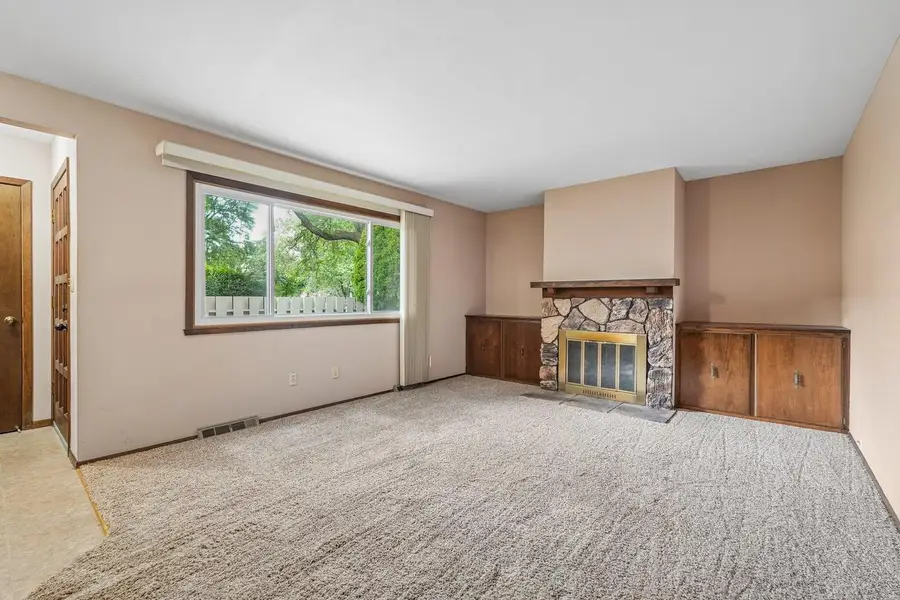 1745 S Carriage LANE, New Berlin, WI 53151 - #3