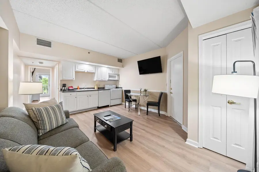 335 Wrigley DRIVE #412, Lake Geneva, WI 53147 - #3