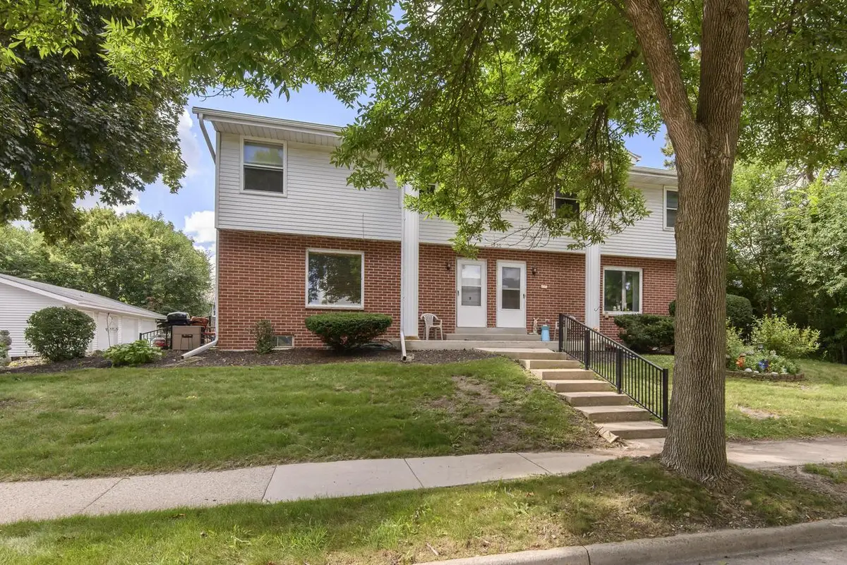 1320 Camden WAY #2, Waukesha, WI 53186 - #1