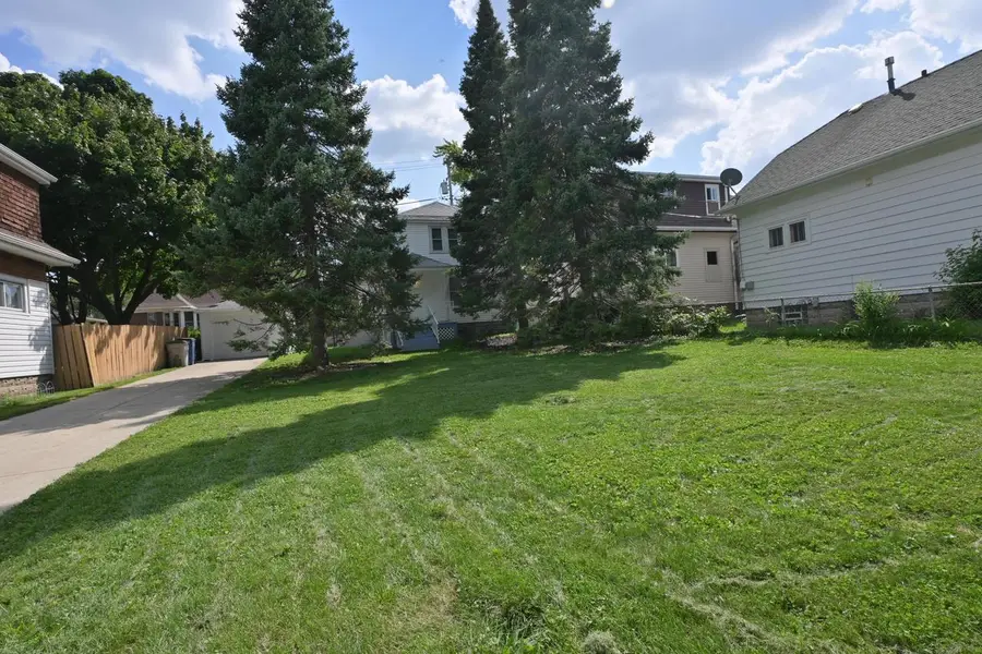5411 W Wells STREET, Milwaukee, WI 53208 - #2