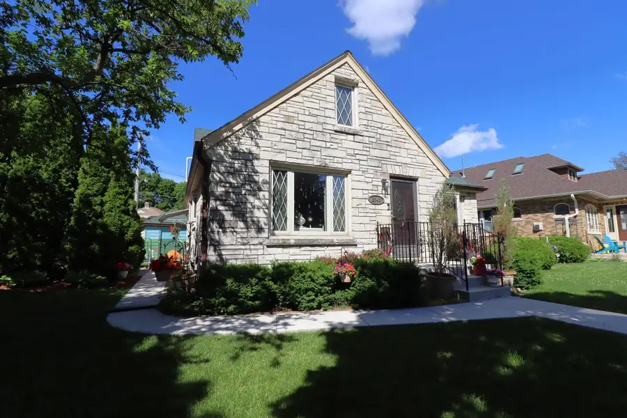 2141 S Livingston TERRACE, West Allis, WI 53219 - #3