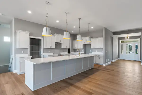1731 N River CIRCLE, River Hills, WI 53217