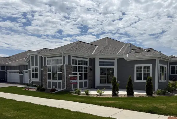 904 S Verona CIRCLE #38, Grafton, WI 53024