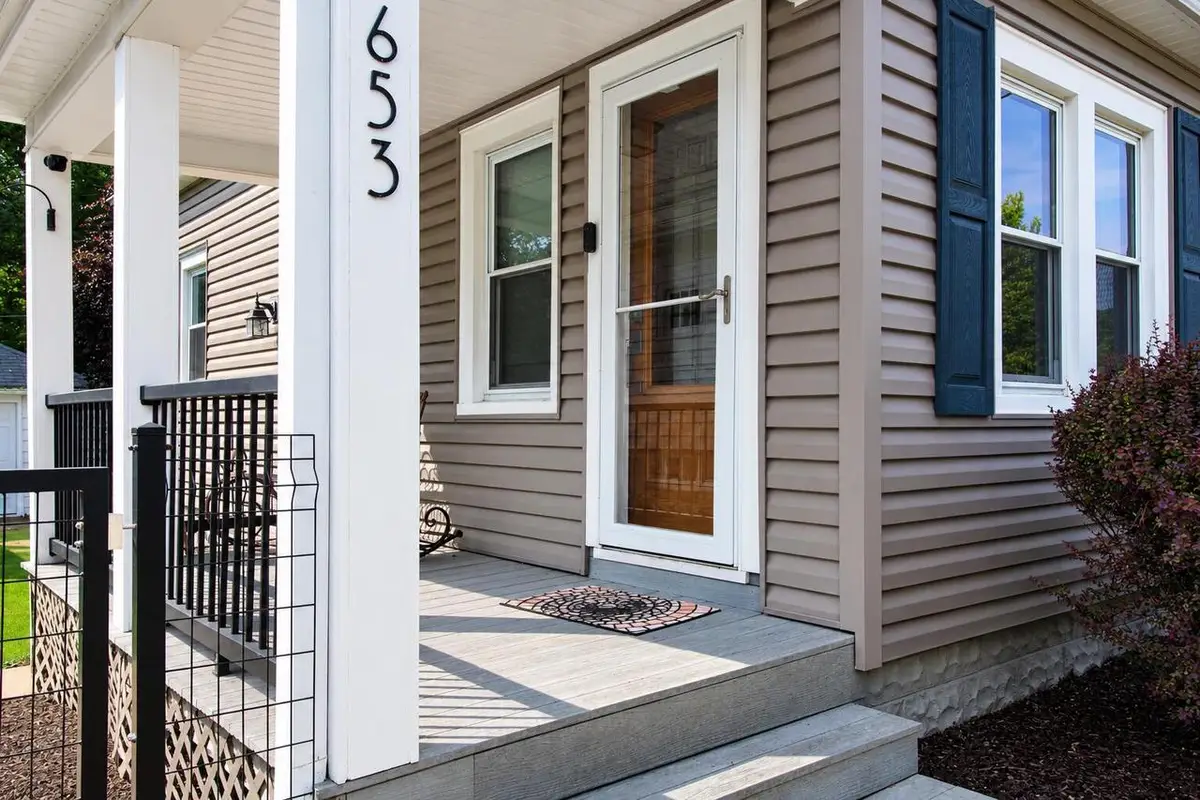 653 S Oak Park COURT, Milwaukee, WI 53214 - #1