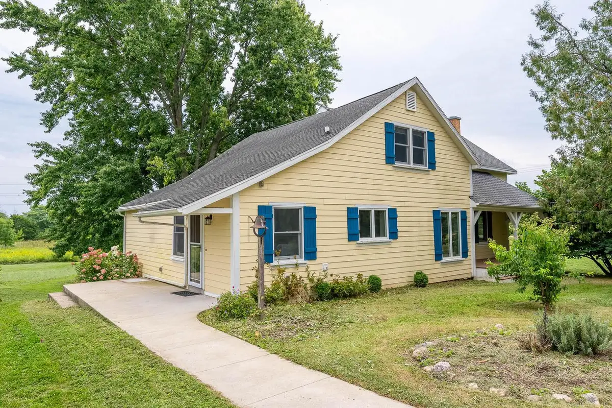 4002 W Bonniwell ROAD, Mequon, WI 53097 - #1