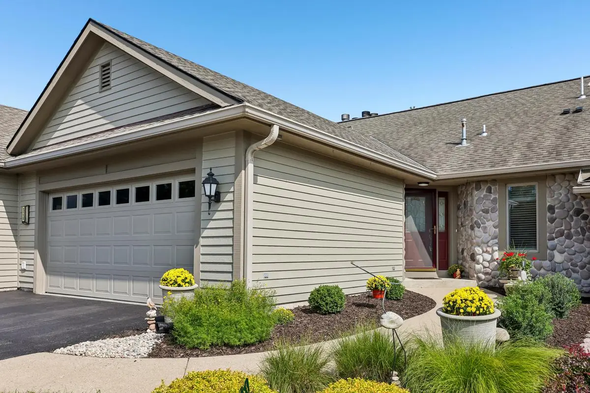 526 Oak Ridge DRIVE, Hartland, WI 53029 - #1