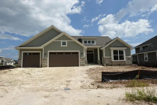 708 N Sparrow WAY N, Grafton, WI 53024