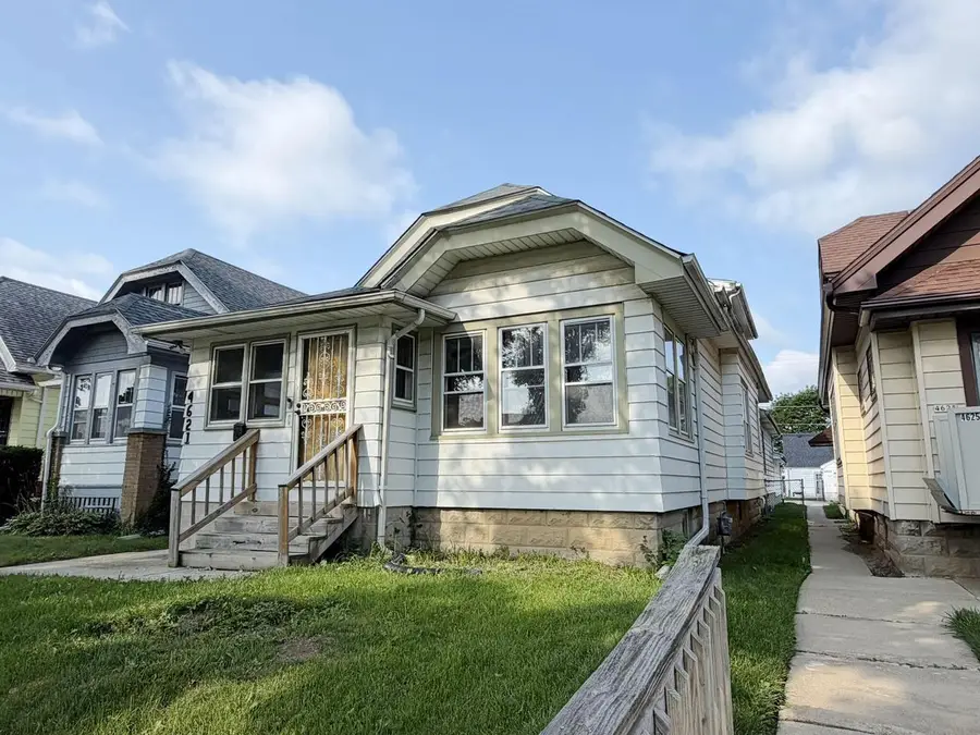 4621 N 30th STREET, Milwaukee, WI 53209 - #3