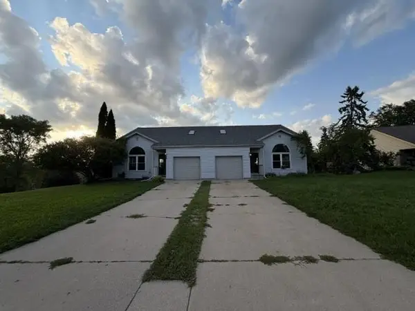 885 S Imperial DRIVE #889, Hartland, WI 53029