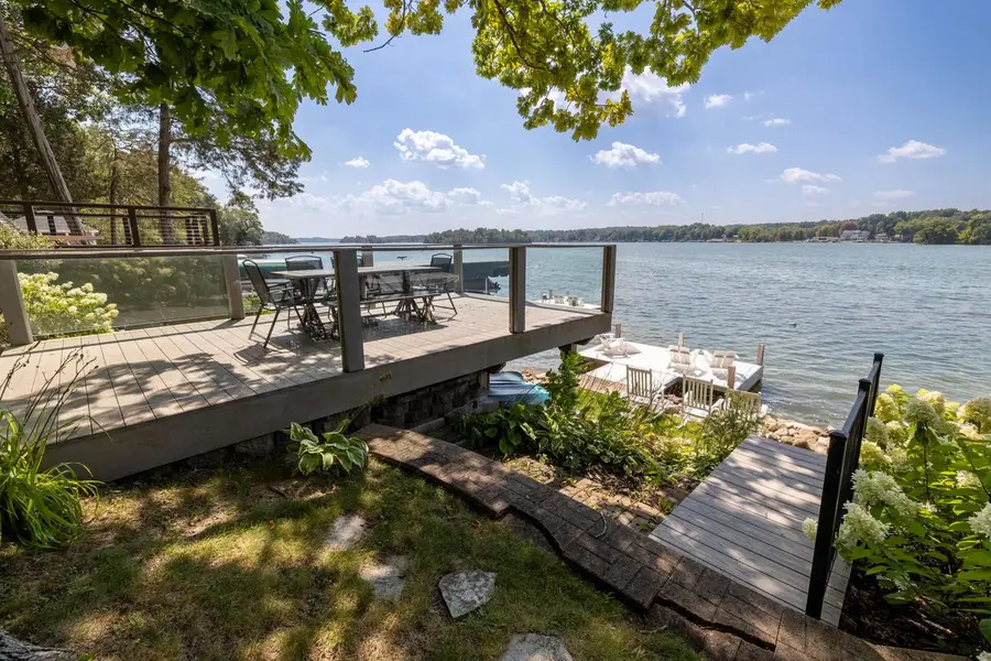 5831 S Hacker DRIVE, West Bend, WI 53095 - #3