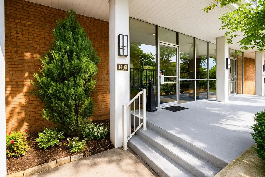 1409 N Prospect AVENUE #504, Milwaukee, WI 53202 - #2