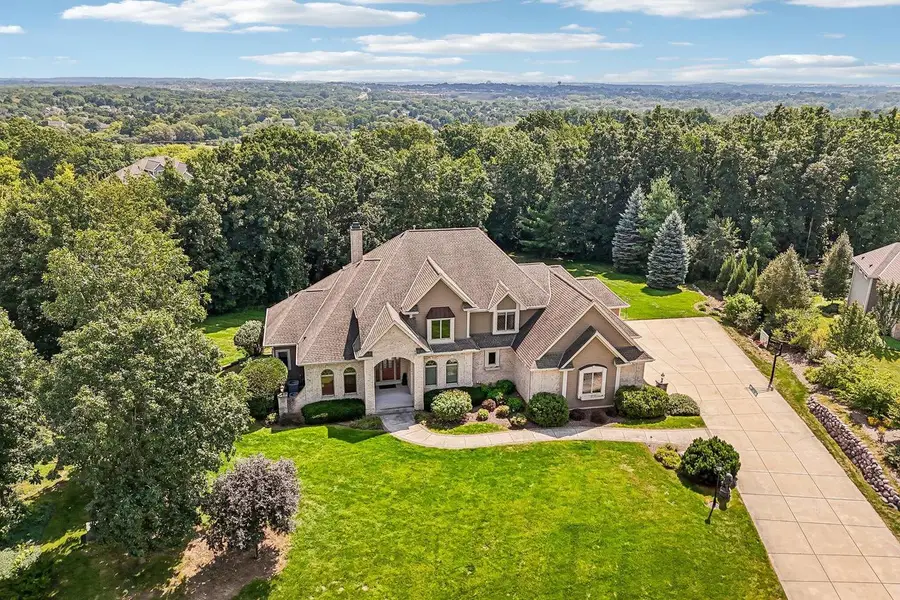 N48W25237 Aberdeen DRIVE, Pewaukee, WI 53072 - #2