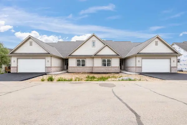 1797 Cedar Ridge DRIVE #215-2, Slinger, WI 53086