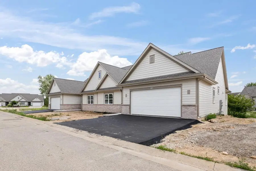 1797 Cedar Ridge DRIVE #215-2, Slinger, WI 53086 - #3