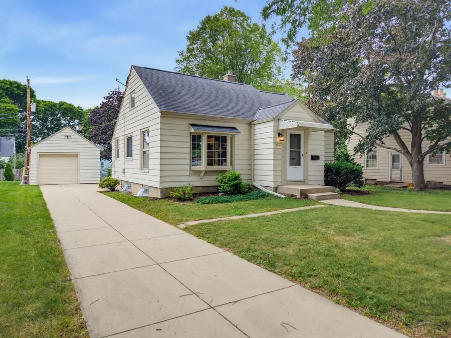 3927 S 57th STREET, Milwaukee, WI 53220 - #2