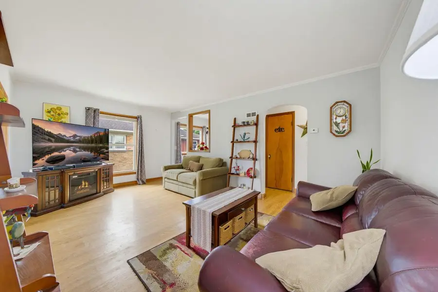 3927 S 57th STREET, Milwaukee, WI 53220 - #3