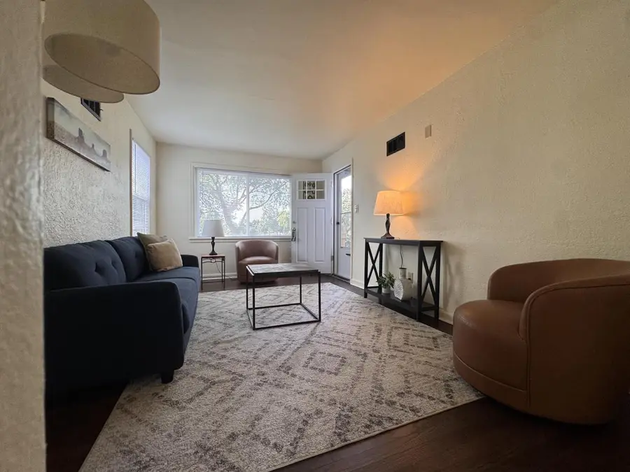 6634 W Carmen AVENUE, Milwaukee, WI 53218 - #3