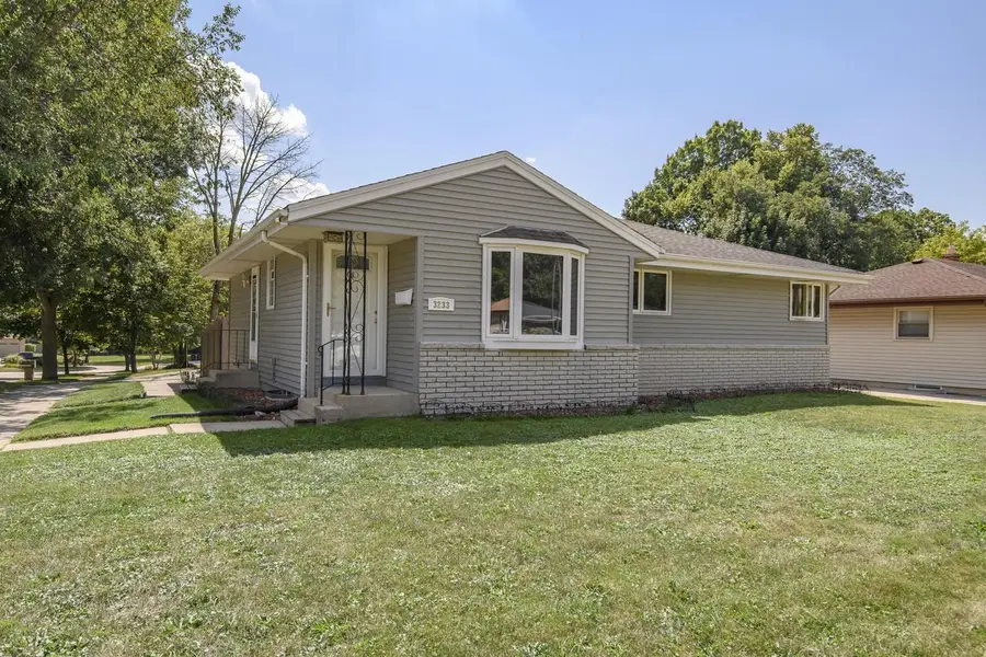 3233 E Henry AVENUE, Cudahy, WI 53110 - #2