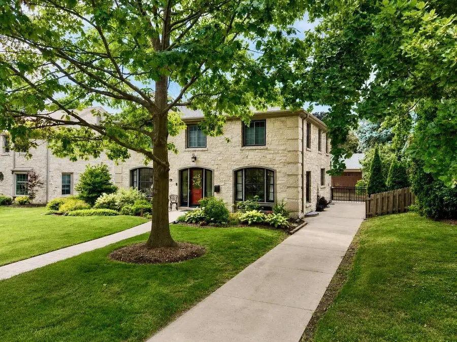 7822 W Wisconsin AVENUE, Wauwatosa, WI 53213 - #3
