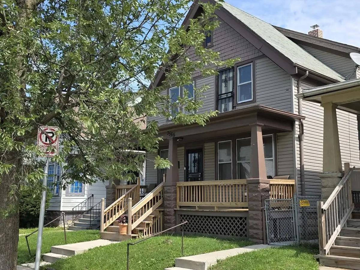3566 N 11th STREET, Milwaukee, WI 53206 - #1